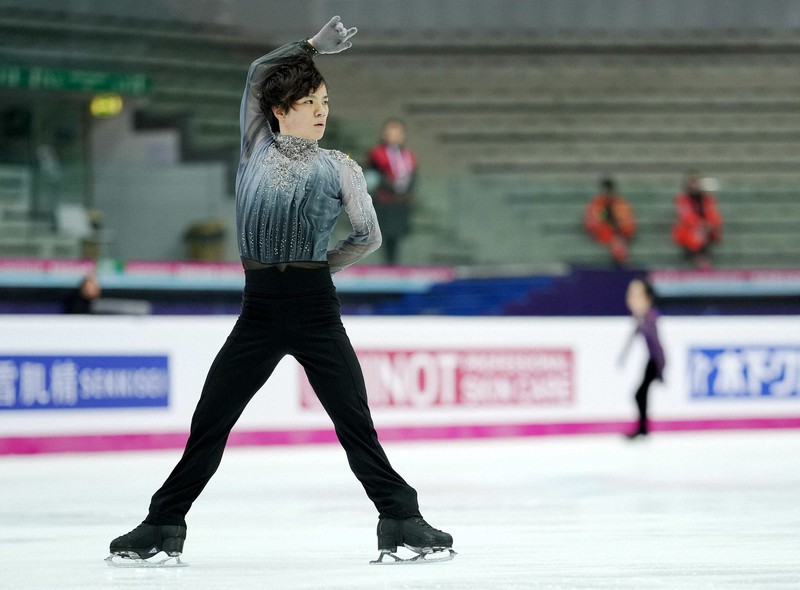 フリーの当日練習に臨む宇野昌磨＝イタリア・トリノのパラベラ競技場で2022年12月10日、貝塚太一撮影