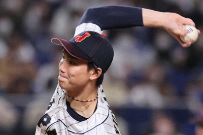 中日との壮行試合後、タイブレークの練習で登板する日本代表の湯浅京己選手＝バンテリンドームナゴヤで2023年3月3日、兵藤公治撮影