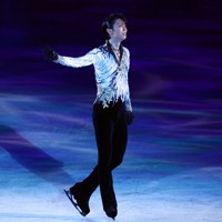 スターズ・オン・アイスで演技を披露し、声援に応える羽生結弦さん＝横浜アリーナで2023年4月6日、猪飼健史撮影