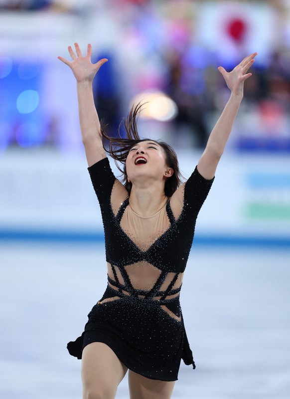 女子SPで演技を披露する坂本花織＝東京体育館で2023年4月13日、猪飼健史撮影