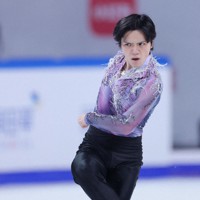 男子SPで演技する宇野昌磨＝中国・重慶で2023年11月10日、吉田航太撮影