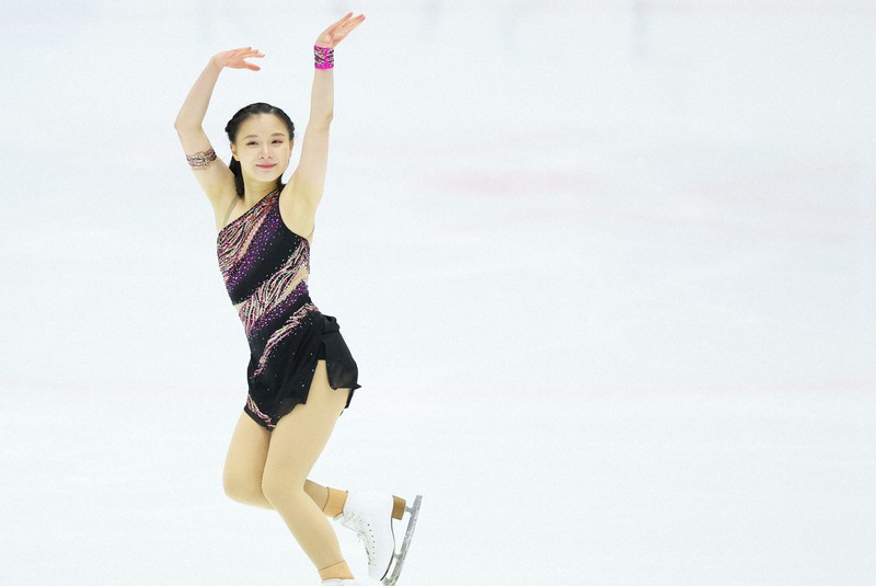 全日本ジュニア選手権の女子SPで演技する村上遥奈＝木下カンセーアイスアリーナで2023年11月18日、長谷川直亮撮影