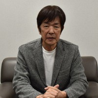 「今の状況を変えていくのは簡単じゃない。でも諦めずに考え続けていくことが平和につながる」と語る高田さん＝佐世保市で