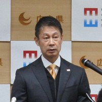 核兵器禁止条約第2回締約国会議への初参加について話す湯崎英彦知事＝広島県庁で、矢追健介撮影