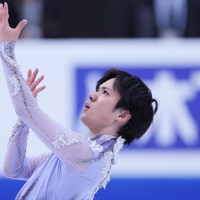 男子SPで演技する宇野昌磨＝中国・北京で2023年12月7日、吉田航太撮影