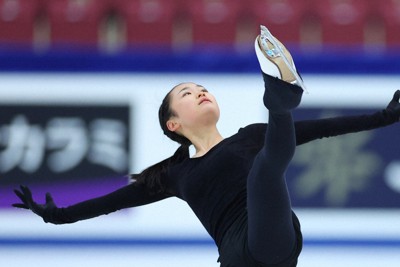 前日練習に臨む島田麻央＝長野市のビッグハットで2023年12月20日、猪飼健史撮影