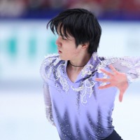 男子SPで演技する宇野昌磨＝長野市のビッグハットで2023年12月21日、猪飼健史撮影