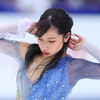 女子SPで演技する山下真瑚＝長野市のビッグハットで2023年12月22日、猪飼健史撮影