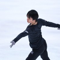 翌日の男子フリーに向けて練習に臨む宇野昌磨＝長野市のビッグハットで2023年12月22日、猪飼健史撮影