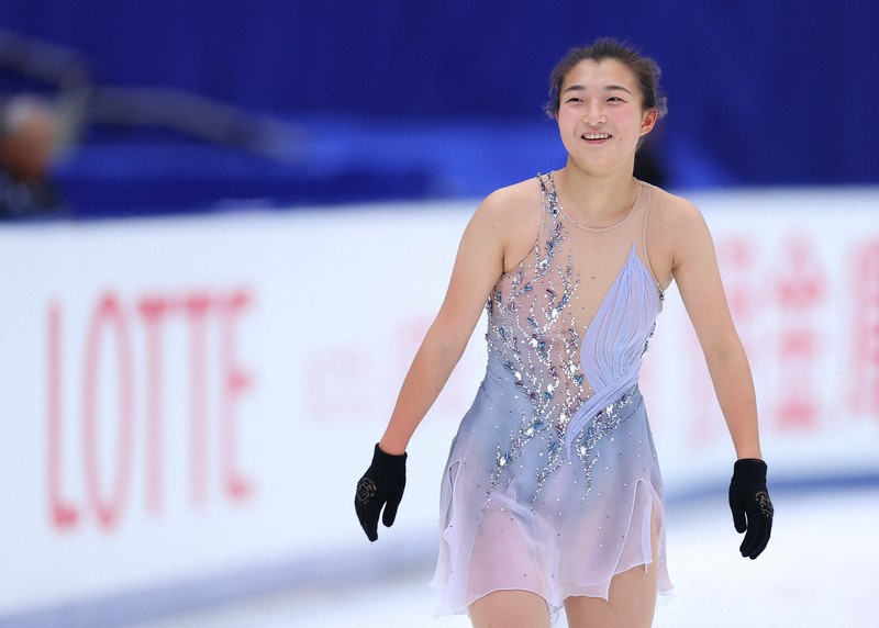 女子SPを前に練習に臨む坂本花織＝長野市のビッグハットで2023年12月22日、猪飼健史撮影