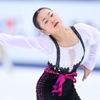 女子SPを前に練習に臨む島田麻央＝長野市のビッグハットで2023年12月22日、猪飼健史撮影