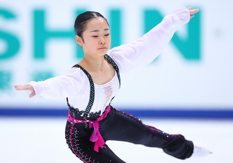 女子SPを前に練習に臨む島田麻央＝長野市のビッグハットで2023年12月22日、猪飼健史撮影