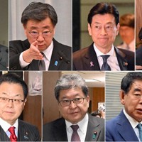 自民党安倍派の（左上から時計回りに）塩谷立氏、松野博一氏、西村康稔氏、高木毅氏、下村博文氏、萩生田光一氏、世耕弘成氏＝いずれも2023年、竹内幹、三浦研吾撮影