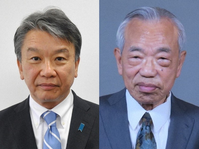 自民党の大野泰正氏（左）と谷川弥一氏