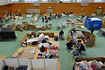 能登半島地震から1カ月の避難所の様子。関連死を防ぐための環境改善が課題となっている＝石川県輪島市で2024年2月1日午後4時27分、平川義之撮影