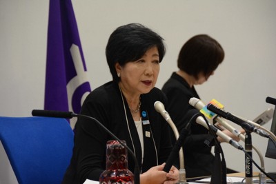 3選を果たした知事選後、初めての定例記者会見に臨む東京都の小池百合子知事＝東京都新宿区で2024年7月12日午後2時6分、深津誠撮影