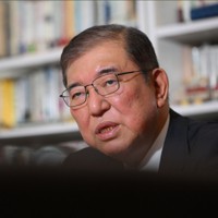 質問に答える自民党の石破茂元幹事長＝東京都千代田区で2024年9月20日、内藤絵美撮影