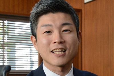 東修平・四條畷市長