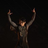 滑走屋で演技する高橋大輔さん＝©Shutterz