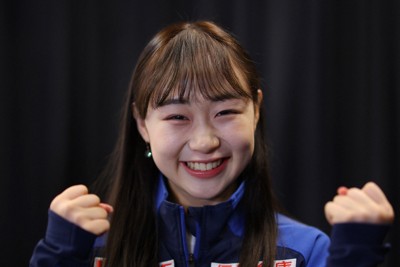 女子フリーから一夜明け、取材に応じる松生理乃＝カナダ・ハリファクスで2024年10月27日、猪飼健史撮影