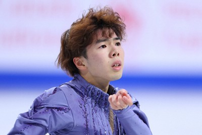 男子SPで演技する佐藤駿＝カナダ・ハリファクスで2024年10月26日、猪飼健史撮影