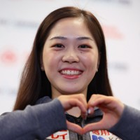 女子フリーから一夜明け、取材に応じる吉田陽菜＝カナダ・ハリファクスで2024年10月27日、猪飼健史撮影