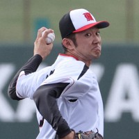 日本選手権東海地区予選で力投する三菱自動車岡崎の坂巻拳投手＝愛知・岡崎レッドダイヤモンドスタジアムで2024年9月19日、兵藤公治撮影