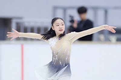 ジュニア女子フリーで演技する和田薫子＝名古屋市南区の日本ガイシアリーナで2024年11月4日、吉田航太撮影