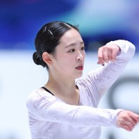 競技を翌日に控え、公式練習に臨む青木祐奈＝国立代々木競技場で2024年11月7日、猪飼健史撮影