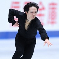 男子で優勝した鍵山優真のフリーの演技＝国立代々木競技場で2024年11月9日、猪飼健史撮影