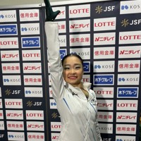 SPを終え首位発進した島田麻央選手＝広島市のひろしんビッグウェーブで2024年11月16日午後6時52分、倉沢仁志撮影