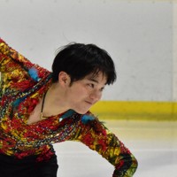 エキシビションで今季のSP曲を披露した友野一希選手＝大阪市浪速区の浪速スポーツセンターで2024年11月23日、倉沢仁志撮影