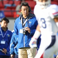 【関学大－慶大】関学大の大村和輝監督＝神戸ユニバー記念競技場で2024年11月23日、長澤凜太郎撮影