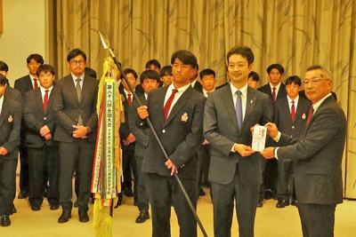 流通経大柏　花園へ意気込み　知事ら激励　／千葉