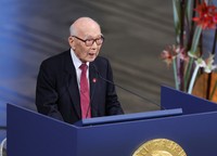 Terumi Tanaka speaks at the award reception ceremony on behalf of the group he co-chairs, Nihon Hidankyo, which won this year's Nobel Peace Prize, in Oslo on Dec. 10, 2024. (Mainichi/Kenji Ikai)