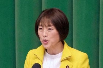 共産党の旗開きであいさつする田村委員長＝4日午前、東京都渋谷区の党本部