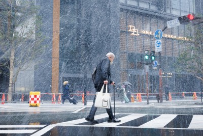 九州北部でも激しい雪　福岡沿岸部に暴風雪警報　交通障害など警戒