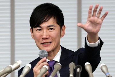 記者会見で東京都議会選挙に向けた新党設立を発表する石丸伸二氏＝東京都港区で2025年1月15日午前11時55分、幾島健太郎撮影