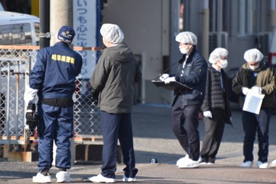 岐阜市の路上で男性が腹部切られる　黒い服、マスク姿の男性が逃走