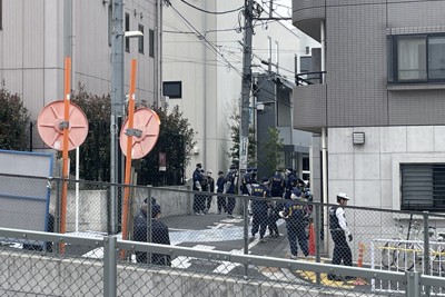 JR高田馬場駅近くで女性刺され搬送　殺人未遂容疑で男性を現行犯逮捕