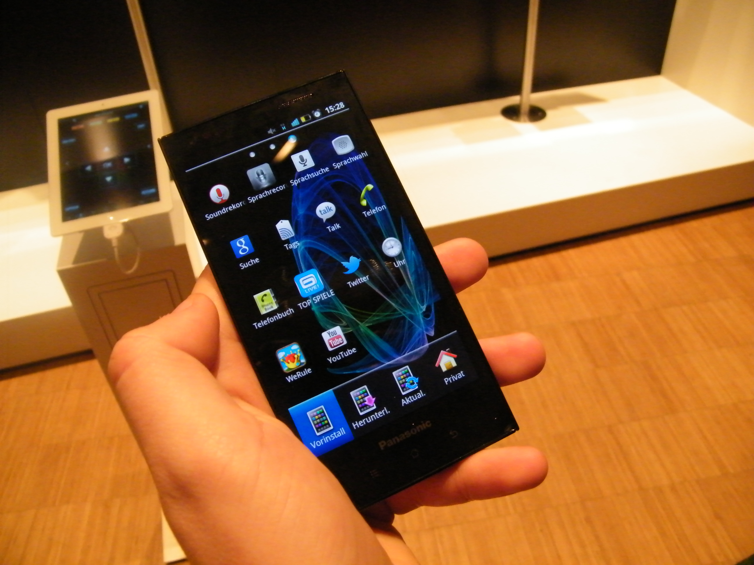 Hands on: Panasonic Eluga review