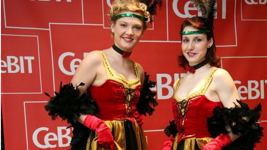 CeBIT cancan girls