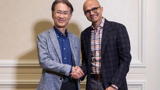 Sony Corporationin toimitusjohtaja Kenichiro Yoshida ja Microsoftin toimitusjohtaja Satya Nadella kättelevät yhteistyön merkiksi.