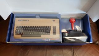 Unboxing the C64 Mini