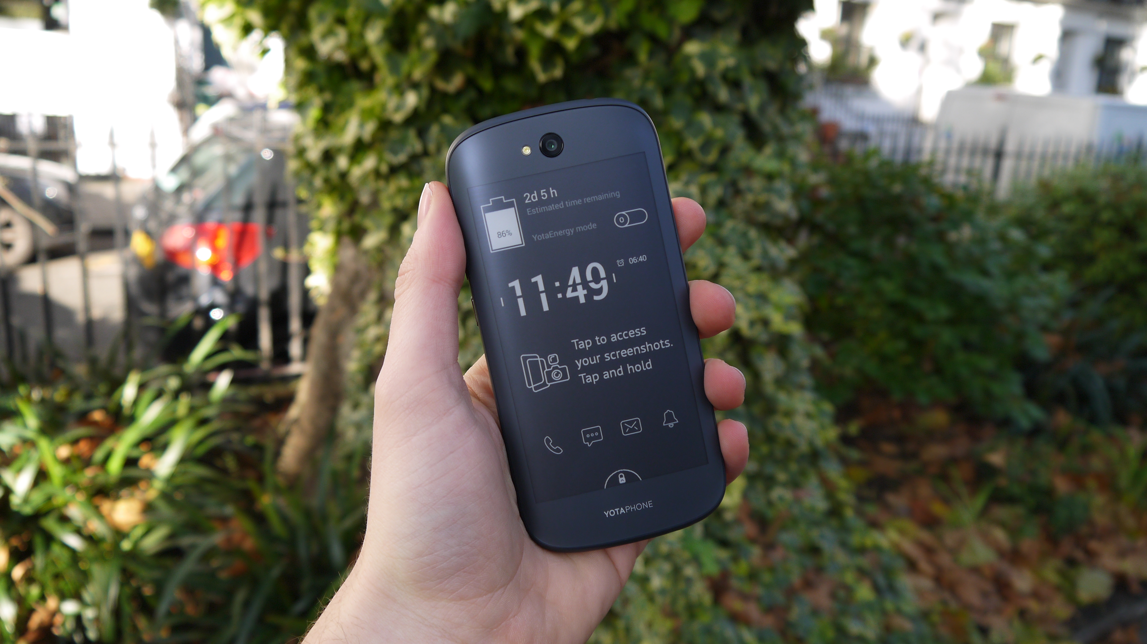 Yotaphone 2 arrives as &#039;the phone with two fronts&#039;