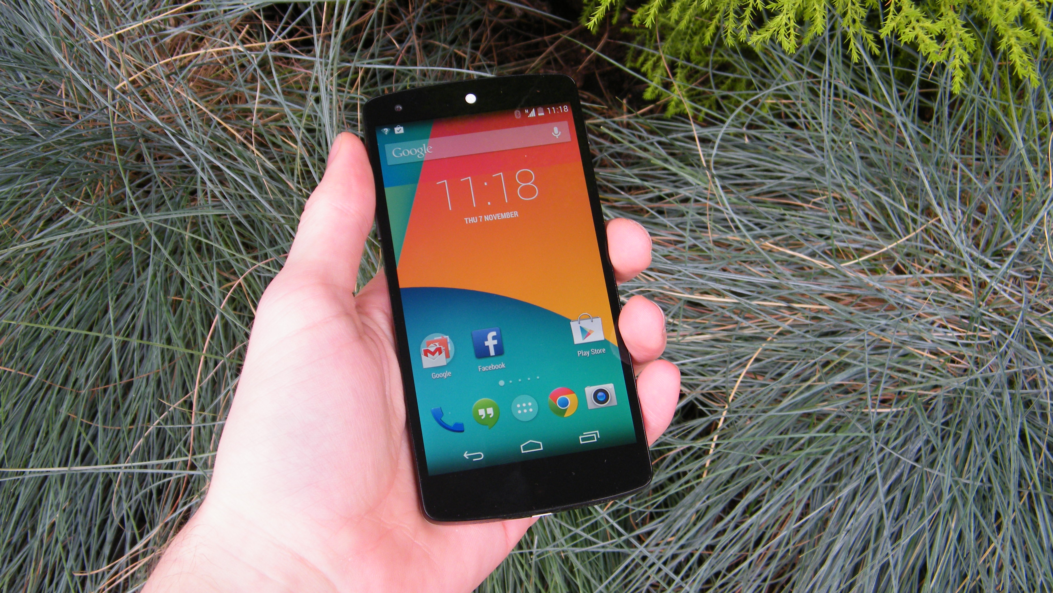 Nexus 5 now a mega bargain as retailer slices 16GB model down to £240