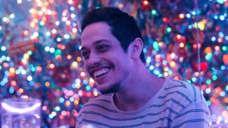 Pete Davidson as Gary smiling big in Meet Cute