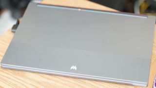 Acer Predator Triton 500 SE lid