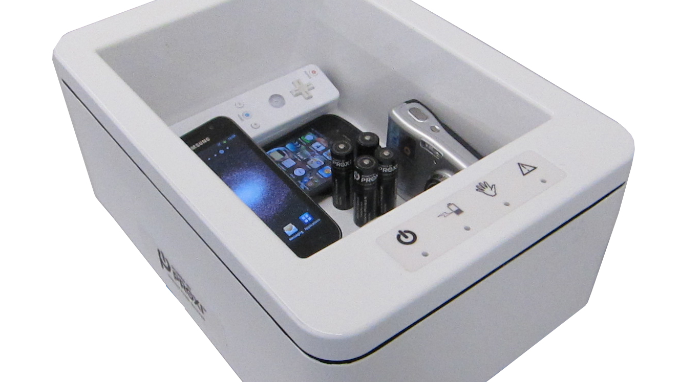 PowerByProxi&#039;s charging box can work with either wireless power standard