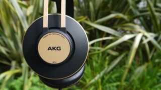 AKG K92